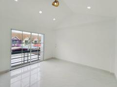 ขายทาวน์เฮ้าส์ 2 ชั้น หมู่บ้านพูนสินธานี 3 เนื้อที่ 17.9 ตารางวา   ซอยเคหะร่มเกล้า 64 ถนนเคหะร่มเกล้า แขวงคลองสองต้นนุ่น เขตลาดกระบัง กรุงเทพฯ-202510281217351761628655826.jpg