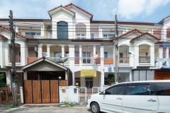 ขายทาวน์โฮม 3 ชั้น หมู่บ้าน The Balcony Home ซอยถนนเฉลิมพระเกียรติ ร.9 ซอย 28 ขนาด 19 ตร.วา จอดรถได้ 3 คัน