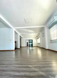 ให้เช่า อาคารพาณิชย์ หลังมุม ซอยศรีนครินทร์ 45 ใกล้รถไฟฟ้าสีเหลืองสถานีสวนหลวง ใกล้ห้างธัญญะปาร์ค ซีคอนแสควร์ พาราไดร์ปาร์ค-202510281247041761630424876.jpg