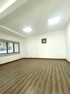 ให้เช่า อาคารพาณิชย์ หลังมุม ซอยศรีนครินทร์ 45 ใกล้รถไฟฟ้าสีเหลืองสถานีสวนหลวง ใกล้ห้างธัญญะปาร์ค ซีคอนแสควร์ พาราไดร์ปาร์ค-202510281247051761630425351.jpg