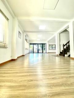 ให้เช่า อาคารพาณิชย์ หลังมุม ซอยศรีนครินทร์ 45 ใกล้รถไฟฟ้าสีเหลืองสถานีสวนหลวง ใกล้ห้างธัญญะปาร์ค ซีคอนแสควร์ พาราไดร์ปาร์ค-202510281247081761630428088.jpg