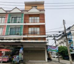 ขายด่วน อาคารพาณิชย์ 4 ชั้น เฟอร์นิเจอร์ครบ พร้อมอยู่ ห่างจากถนนนิมิตใหม่ / ลำลูกกา เพียง 100 ม. เหมาะทำ อพาร์ทเม้นท์ ร้านค้า ที่พักอาศัย-202510281322341761632554274.jpg