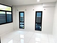 ให้เช่าโฮมออฟฟิศ3ชั้นใกล้เซ็นทรัล พระราม 2  ขนาด350ตรม 5 ห้องนอน3 ห้องน้ำ 1 ห้องครัว 1 ห้องนั่งเล่น-202510281338281761633508277.jpg