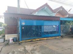 ขายบ้านทาวน์เฮ้าส์  26 ตร.ว.  พร้อมอยู่ ราคาโดนใจ  หมู่บ้านดรีมแลนด์ ถ.พรหมนิมิตร ซอย 3  เมืองนครสวรรค์