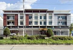 ขาย 3.98 ล้าน อาคารพาณิชย์ 3 ชั้นครึ่ง ติดถนนใหญ่ เชียงใหม่–ดอยสะเก็ด รีโนเวทใหม่ทั้งหลัง เหมาะสำหรับทำออฟฟิศ ร้านค้า หรือปล่อยเช่า