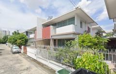 พร้อมเฟอร์ฯครบ 3นอน ตลาดใจโต300ม. ตลาดเคหะบางพลี ให้เช่าบ้าน 2ชั้น หรูหรา 38ตร.วา. รร.เกวลินวิทยา 1.8 กม.  ทำเลดี  รพ.จุฬารัตน์5 1.7 กม. 