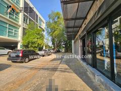 ให้เช่าอาคารสำนักงาน (ชั้นล่าง) เนื้อที่ 200 ตรม. ซ.รามอินทรา 65 สวย-สะอาด พร้อมที่จอดรถรอบอาคาร DESIGN MODERN กั้นห้องกระจก 1 ห้อง แบ่งสัดส่วนการใช้งาน ใกล้รถไฟฟ้าสายสีชมพู-202510291052471761709967166.jpg