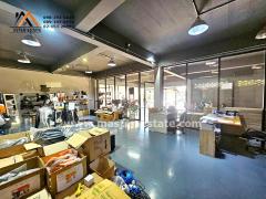 ให้เช่าอาคารสำนักงาน (ชั้นล่าง) เนื้อที่ 200 ตรม. ซ.รามอินทรา 65 สวย-สะอาด พร้อมที่จอดรถรอบอาคาร DESIGN MODERN กั้นห้องกระจก 1 ห้อง แบ่งสัดส่วนการใช้งาน ใกล้รถไฟฟ้าสายสีชมพู-202510291052491761709969415.jpg