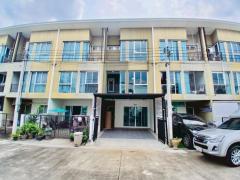 ขายทาวน์โฮม 3 ชั้น หมู่บ้านเบล็สทาวน์ รามอินทรา 127 เนื้อที่ 19.4 ตารางวา  ซอยรามอินทรา 127 แขวงมีนบุรี เขตมีนบุรี กรุงเทพฯ