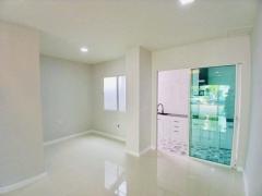 ขายทาวน์โฮม 3 ชั้น หมู่บ้านเบล็สทาวน์ รามอินทรา 127 เนื้อที่ 19.4 ตารางวา  ซอยรามอินทรา 127 แขวงมีนบุรี เขตมีนบุรี กรุงเทพฯ-202510291637381761730658605.jpg