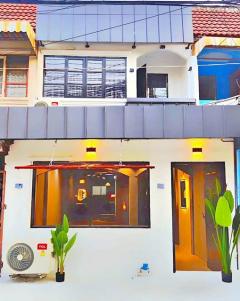 เซ็นทรัล รามอินทรา 2.6 กมไอทีสแควร์ หลักสี่ แหล่งเศรษฐกิจ.MRTราชภัฏพระนคร 500ม.ให้เช่าทาวน์เฮาส์หรู 2 ชั้น 256ตร.วา. 26ตร.ม.