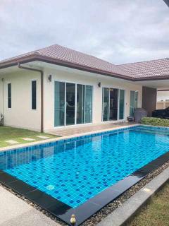 H915 ให้เช่าบ้านเดี่ยวพูลวิลล่า ห้วยใหญ่ 3 ห้องนอน เฟอร์นิเจอร์และเครื่องใช้ไฟฟ้าครบมาก