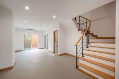 ขายทาวน์โฮม 3 ชั้น รีโนเวทใหม่ 24.9 ตรว. 206 ตรม. 4 ห้องนอน ซอยนาคนิวาส 48 เขตลาดพร้าว กรุงเทพ-202510311033581761881638797.jpg