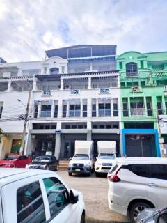  แฟชั่น 2.3 กม. นวมินทร์ 1202ตร.ม. 15 นอน MRTรามอินทรา กม.9 83 700 ม.ให้เช่าอาคารพาณิชย์ 3 คูหา 5 ชั้น 62ตร.วา.