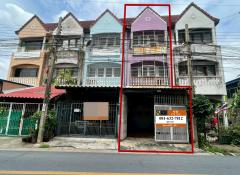 ขายทาวน์เฮาส์ 3 ชั้น ทำเลทอง ถนนนวมินทร์ ซอย 85 เข้าซอยเพียง 700 เมตร #LB07 – 001125