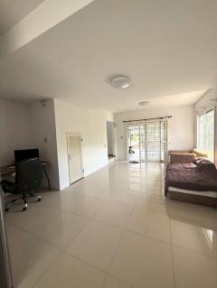 ขาย ทาวน์โฮม HS090 หลังมุม ติดสวน อารมณ์บ้านเดี่ยว บ้านบึง ชลบุรี ไลท์ โฮมทาว์น 132 ตรม 43.4 ตรว ทำเลดี ราคาถูฏ ใกล้ QMB โลตัส บิ๊กซี แมคโคร-202510311826371761909997472.jpg