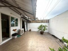 ขาย ทาวน์โฮม HS090 หลังมุม ติดสวน อารมณ์บ้านเดี่ยว บ้านบึง ชลบุรี ไลท์ โฮมทาว์น 132 ตรม 43.4 ตรว ทำเลดี ราคาถูฏ ใกล้ QMB โลตัส บิ๊กซี แมคโคร-202510311826381761909998542.jpg