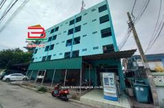 อพาร์ทเม้นต์ พหลโยธิน 48 แยก 3 (ซ.3/4) เนื้อที่ 131 ตรว. ทำเลดี ใกล้ BTS สถานีสายหยุด แขวงคลองถนน เขตบางเขน