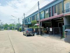 ขายทาวน์เฮ้าส์ หมู่บ้านเดอะชิคทาวน์ ลาดหลุมแก้ว เนื้อที่ 21.70 ตร.ว ใหม่ แต่งครบ ทำเลดี พร้อมอยู่