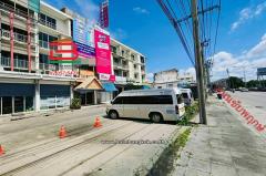 อาคารพาณิชย์ เนื้อที่ 16 ตร.ว. หมู่บ้านแกรนด์ดิตี้ บางบัวทอง (ซอยสามวัง) ถนนกาญจนาภิเษก ใกล้แม็คโครบางบัวทอง ตำบลบางบัวทอง อำเภอบางบัวทอง นนทบุรี-202511011631511761989511541.jpg