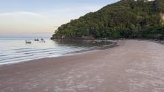 ใกล้ปีใหม่ดูทรัพย์มีมูลค่า  ขายที่ดินใกล้หาดบางเบิด ติดถนนทางหลวง ใกล้หาด1 กม. +ขนาดที่ดิน 50-1-18 ไร่ โฉนดครุฑแดง พร้อมโอน ไร่ล่ะ 8 แสน