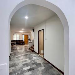 P1548-ขายทาวน์เฮ้าส์-2-ชั้น-หมู่บ้านร็อค