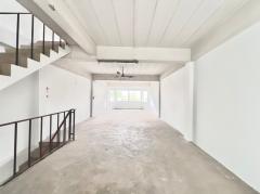 ขายอาคารพาณิชย์ 4.5 ชั้น ทำเลทอง ซอยสุขสวัสดิ์ 6 (ต้นซอย) เขตจอมทอง กรุงเทพ ใกล้วัดนาคนิมิตร ใกล้ทางด่วน-202511031312541762150374683.jpg