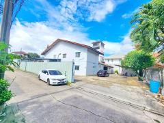 โกดังอออฟฟิศ 2ชั้น 5นอน 820ตร.ม. นวมินทร์ 20-28  MRTลาดพร้าว101 2.8 กม. เดอะมอล์  บนที่ดินครึ่งไร่  ตลาดปัฐวิกรณ์ 3 กม. MRT บางกะปิ 2.2 กม. 