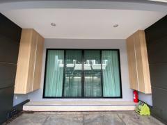 ให้เช่าทาวน์โฮม 3 ชั้น หมู่บ้านบ้านกลางเมืองสุขสวัสดิ์ 3 ห้องนอน 3 ห้องน้ำ พื้นที่ใช้สอย 166 ตร.ม. ไม่อนุญาตให้เลี้ยงสัตว์ ใกล้เซ็นทรัล พระราม 3-202511041158041762232284718.jpg