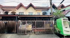 ลดราคา ทาวน์เฮ้าส์ ลาดพร้าว วิลเลจ ซอยนาคนิวาส 42 ราคาถูก