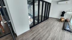 ขายทาวน์โฮม 3ชั้นครึ่ง เพดานห้องนั่งเล่นสูง 6 ม. มีสวนหลังบ้าน “ออเธน ลาดพร้าว-นาคนิวาส” เขตลาดพร้าว กรุงเทพ-202511061351181762411878987.jpg