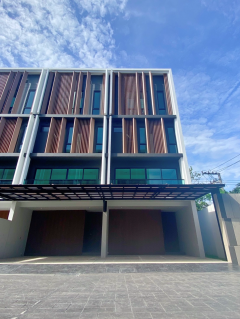 ขายทาวน์โฮม 3ชั้นครึ่ง เพดานห้องนั่งเล่นสูง 6 ม. มีสวนหลังบ้าน “ออเธน ลาดพร้าว-นาคนิวาส” เขตลาดพร้าว กรุงเทพ-202511061352291762411949877.png