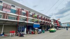 ขายอาคารพาณิชย์ ตลาดคลองสี่เมืองใหม่ คลองหลวง เนื้อที่ 20 ตร.ว ทำเลค้าขาย ติดถนน เหมาะประกอบธุรกิจ โฮมออฟฟิศ