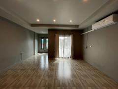 ให้เช่าโฮมออฟฟิศ3ชั้น-ย่านลาดพร้าว-