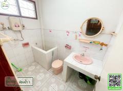 บ้านเดี่ยวครึ่งตึกครึ่งไม้ หน้ากว้างติดถนน ราคาถูก ใกล้องศ์การส่วนตำบลบ้านด่าน,ปั๊มน้ำมัน,อื่นๆ-202511071400001762498800754.jpg