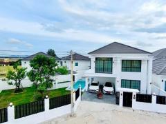 MT182 ขาย บ้านเดี่ยว พร้อมอยู่ มีสระว่ายน้ำส่วนตัว หมู่บ้าน T.W. Garden Hill นาจอมเทียน เดินทางสะดวก