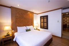 โรงแรมเดอะ ทานตะวัน โฮเตล สุรวงศ์ แบงค็อก พร้อมให้บริการ ห้องพักรายเดือน ระยะยาว ราคาสุดพิเศษ/ The Tarntawan Hotel Surawong Bangkok ready to provide monthly and long-term rooms at special prices