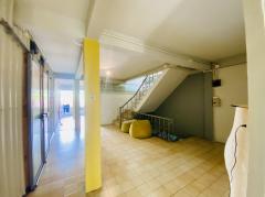 ขาย อาคารพาณิชย์ ใกล้รถไฟฟ้า รามคำแหง 52 พื้นที่ใช้สอย 593 ตรม เนื้อที่ 50.5 ตรว ขายพร้อมผู้เช่า-202511100530191762727419293.jpg