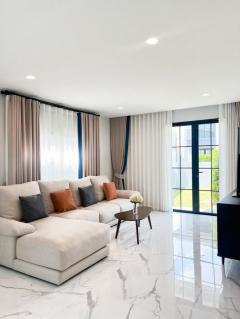 ให้เช่าบ้านหรู โครงการเศรษฐสิริ เสรีไทย หลังมุม ขนาด 72.7 ตร.ว. พื้นที่ใช้สอย 250 ตร.ม. ใกล้สวนสยาม - แฟชั่นไอส์แลนด์-202511102116211762784181456.jpg