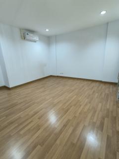 ขายให้เช่า 20,000 บาท / เดือน ทาว์โฮม  3 ชั้น หมุ่บ้านกลางเมือง สุขสวัสดิ์ ติดรถไฟฟ้าหมู่บ้านติด Home pro สุขสวัสดิ์ รีโนเวทใหม่-202511111049311762832971283.jpg