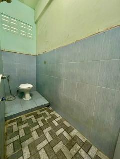 เช่า อาคารพาณิชย์ 3.5 ชั้น 16 ตรว. ถ.ประชาอุทิศ 60-1 ใกล้โรงเรียนอิสลามวิทยาลัย-202511120352241762894344167.jpg