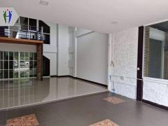 อาคารพาณิชย์ 3 ชั้นให้เช่า 35,000 บาท ใกล้แหล่งชุมชน นาจอมเทียน