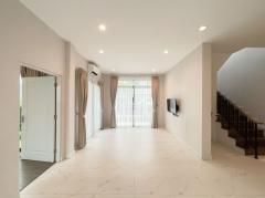 ให้เช่าบ้านเดี่ยว บางกอก บูเลอวาร์ด พระราม 5 ไลน์ไอดี ✅ @ibx7531n-202511121248591762926539321.jpg