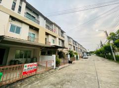 ขาย ทาวน์โฮมรีโนเวท 3.59 ลบ. เออเบิร์น สุขสวัสดิ์70 หน้าบ้านไม่ชนใคร