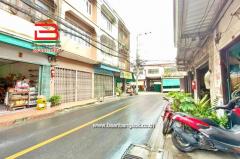 อาคารพาณิชย์ ซอยเพชรเกษม 4 แยก 1 เนื้อที่ 11.1 ตรว. ถนนเพชรเกษม แขวงวัดท่าพระ เขตบางกอกใหญ่-202511121325081762928708389.jpg