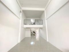 ขาย/ให้เช่า อาคารพาณิชย์ 3 ชั้นครึ่ง ทำเลทอง ท่าสะอ้าน บางปะกง ฉะเชิงเทรา-202511121435171762932917458.jpg