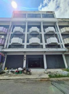 อาคารพาณิชย์ ถนนสุวินทวงศ์ ตำบลคลองอุดมชลจร อำเภอเมืองฉะเชิงเทรา 