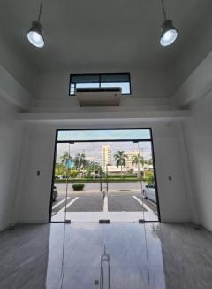 ให้เช่าโฮมออฟฟิศ สไตล์โมเดิร์น 3.5 ชั้น ขนาด 31.3 ตร.ว พื้นที่ใช้สอย 295 ตร.ม หน้ากว้าง 5.5 ม. ลึก 15.45 ม. จอดรถได้ 6 คัน-202511131211111763010671590.jpg