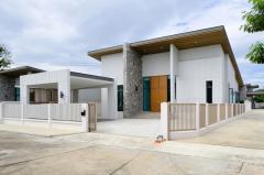 ขายด่วน หลังสุดท้าย บ้านพูลวิลล่าหลังใหญ่ บ้านใหม่มือ 1 พร้อมตกแต่งภายใน สวยจัดเต็มทั้งหลัง ม.แกรนด์วิลล์ อยุธยา