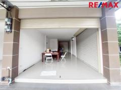 ขายตึกแถว 2 ชั้น เมืองนครปฐม ใกล้สำนักงานประกันสังคม สภาพใหม่-202511131632581763026378448.jpg